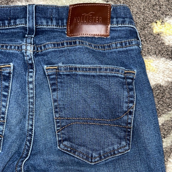 Hollister Men's Slim Straight Blue Jeans - Picture 9 of 10